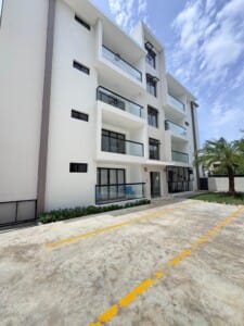 APARTAMENTO EN VENTA AMPLIO EN LOS RIELES DE GURABO 9 APARTAMENTO EN VENTA AMPLIO EN LOS RIELES DE GURABO