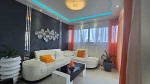 PENTHOUSE DE VENTA TOTALMENTE REMODELADO Y AMUEBLADO, UBICADO EN LOS ÁLAMOS.