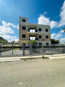 AMPLIO Y COMODO APARTAMENTO EN VENTA – URB. THOMEN, SANTIAGO DE LOS CABALLEROS.