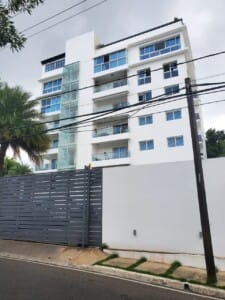 APARTAMENTO EN TORRE EN VENTA – CERROS DE GURABO, SANTIAGO DE LOS CABALLEROS.