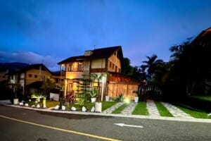 Villa en Venta en Jarabacoa, Paz, Clima fresco y Vista Espectaculares. 3 Villa en Venta en Jarabacoa, Paz, Clima fresco y Vista Espectaculares.
