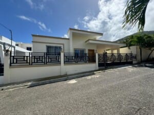 CASA EN VENTA – TORRE ALTA, PUERTO PLATA.