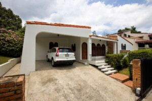 Casa en venta – La Zurza I, Santiago 2 Casa en venta – La Zurza I, Santiago