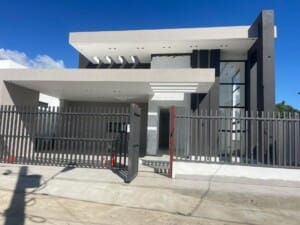 Casa en Venta Palmas del Valle Pontezuela 3 Hab 200m2 Const con Fachada Doble Altura Cocina Equipada y Patio