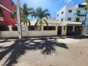 SE VENDE CASA En  Francisco Del Rosario Sánchez