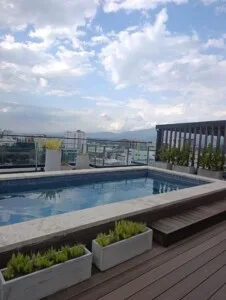 Apartamento en alquiler en Torre Versalles Santiago – 3 habitaciones con amenidades de lujo
