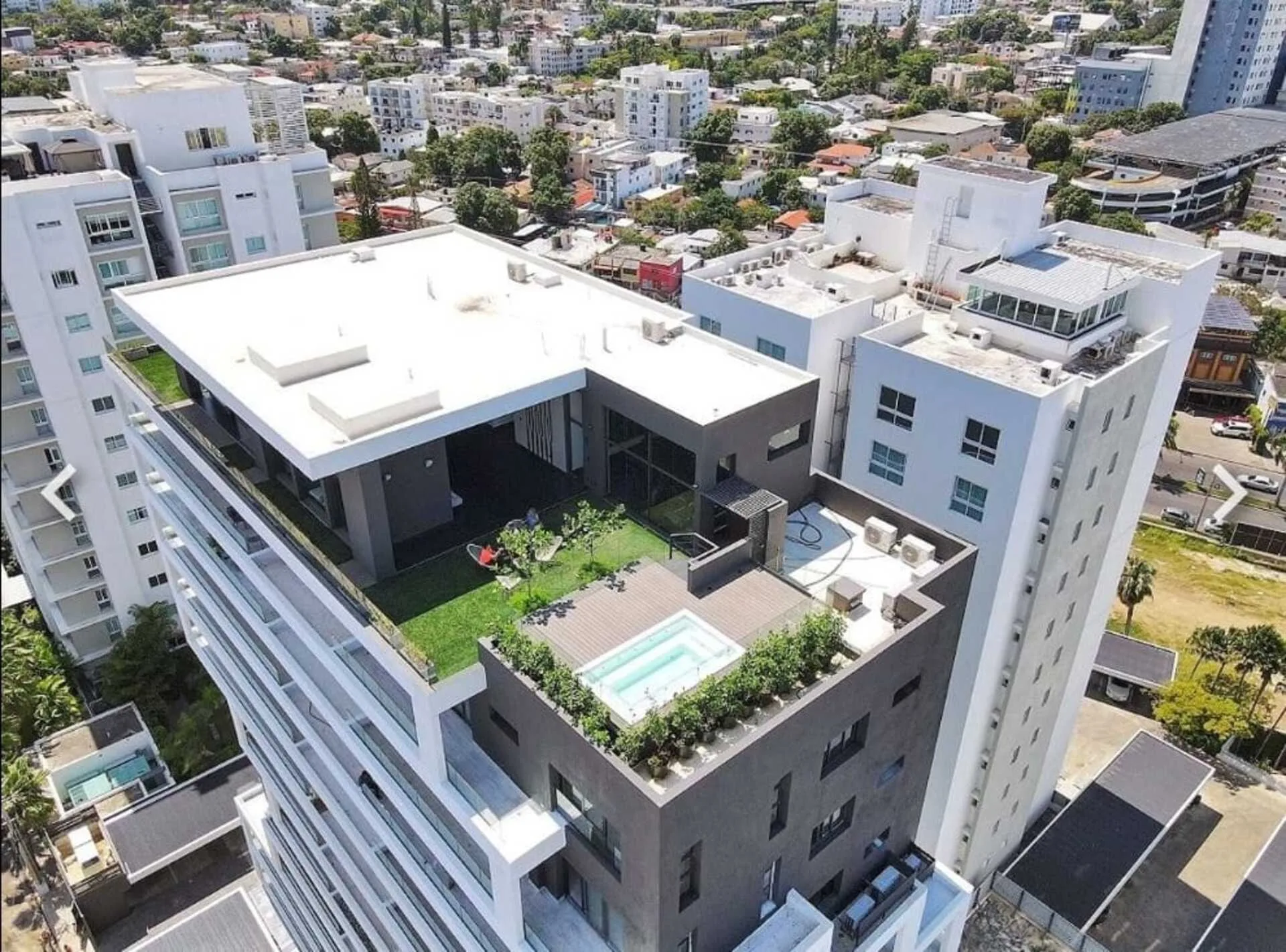 Apartamento de Lujo en Torre Albizia, Cerros de Gurabo | US$710,000 - Vista 3