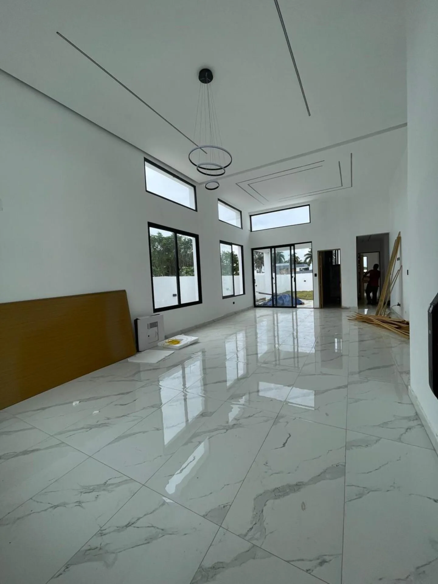 Vivienda en Gurabo con Amplios Espacios y Patio Privado - Vista 7
