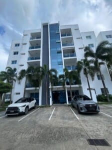 Apartamento en alquiler en Los Cerros de Gurabo – 238 m², 3 parqueos y línea blanca incluida