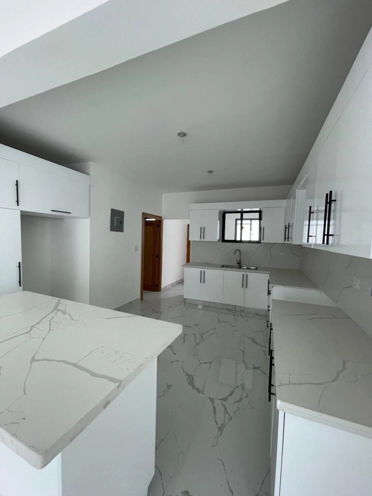 Casa en Alquiler Cerca del Aeropuerto de Santiago | 3 Habitaciones y Patio Privado - Vista 5