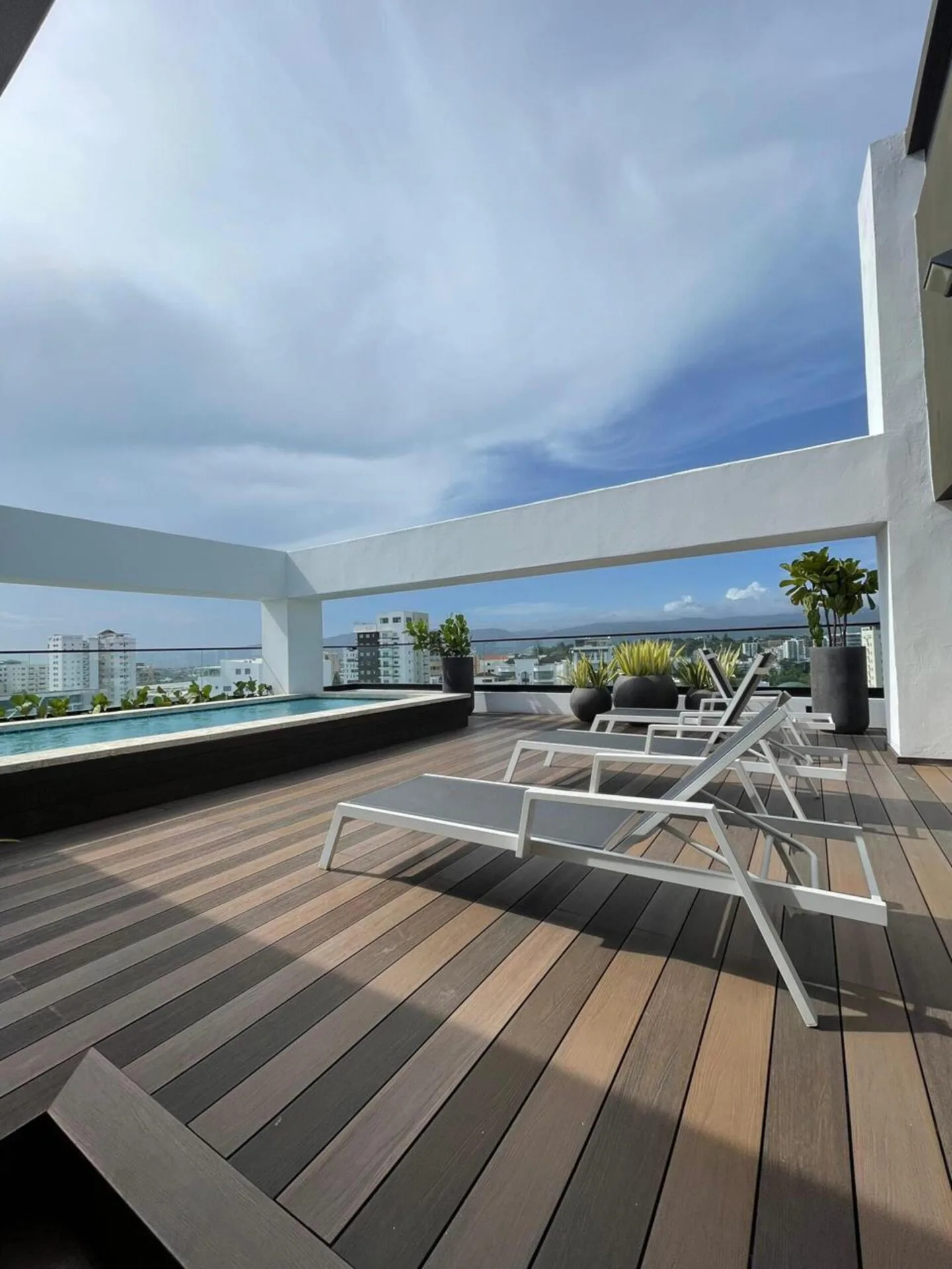 Apartamento Amueblado en Venta en La Esmeralda, Santiago | Torre Versalles | US$265,000 - Vista 12
