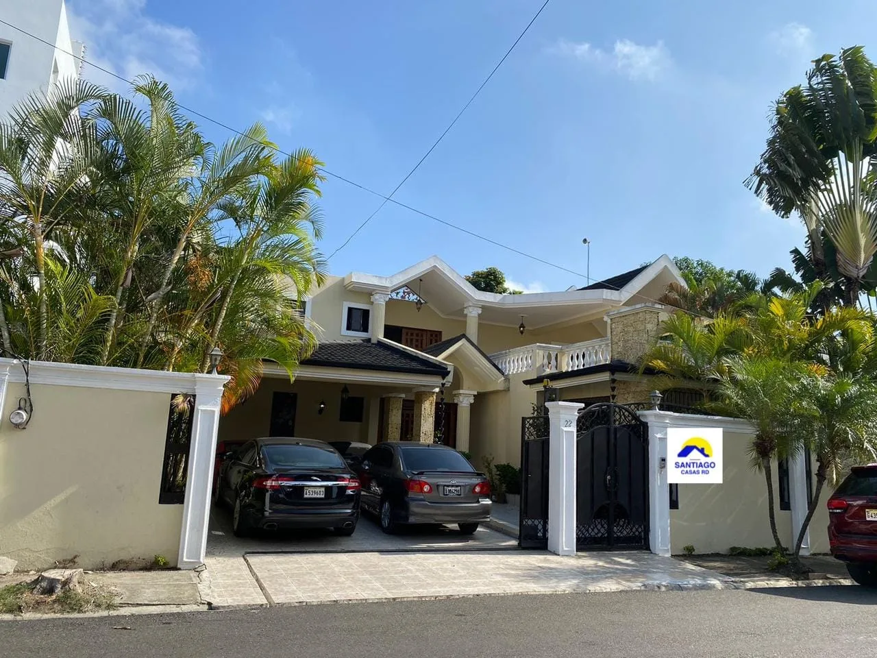 Amplia casa en venta en Los Laureles, Santiago de los caballeros - Vista 1