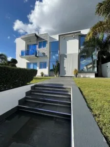 Hermosa Casa en venta, Cerro Alto, Santiago – 5 habitaciones