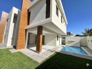 EXCLUSIVA CASA DE 2 NIVELES EN VENTA PRÓXIMO AL DORADO II-SANTIAGO, REPÚBLICA DOMINICANA