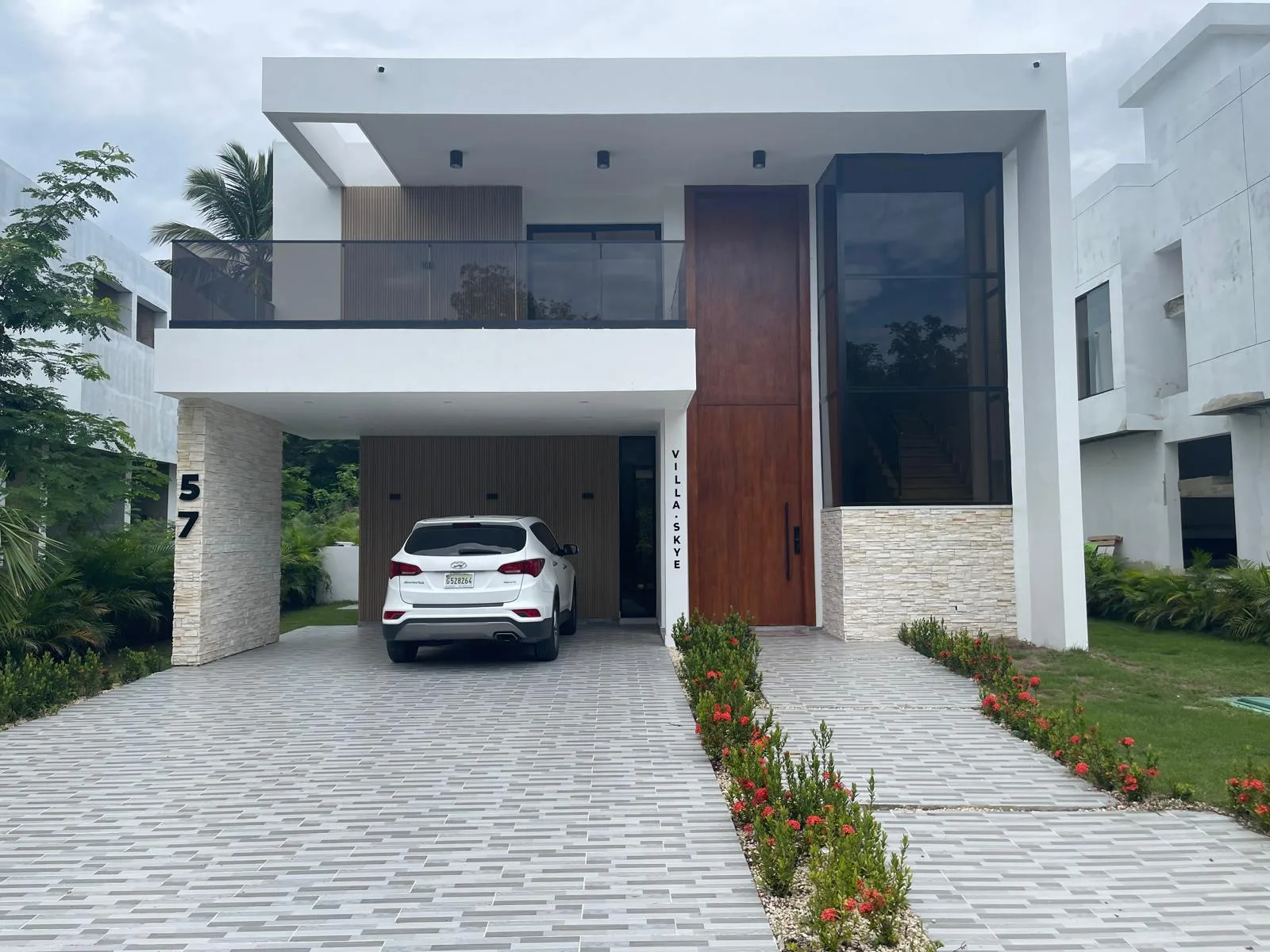 Fachada Villa en Venta | Villa Skye – Playa Nueva Romana
