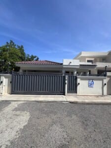 Casa en Venta - Valle Verde, La Yapur Dumit, Santiago de los Caballeros 1 Casa en Venta – Valle Verde, La Yapur Dumit, Santiago de los Caballeros