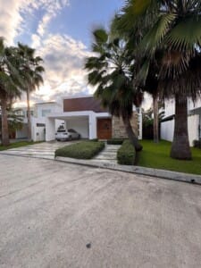 Casa en Venta en Las Carmelitas, Santiago | Residencia Exclusiva con Seguridad