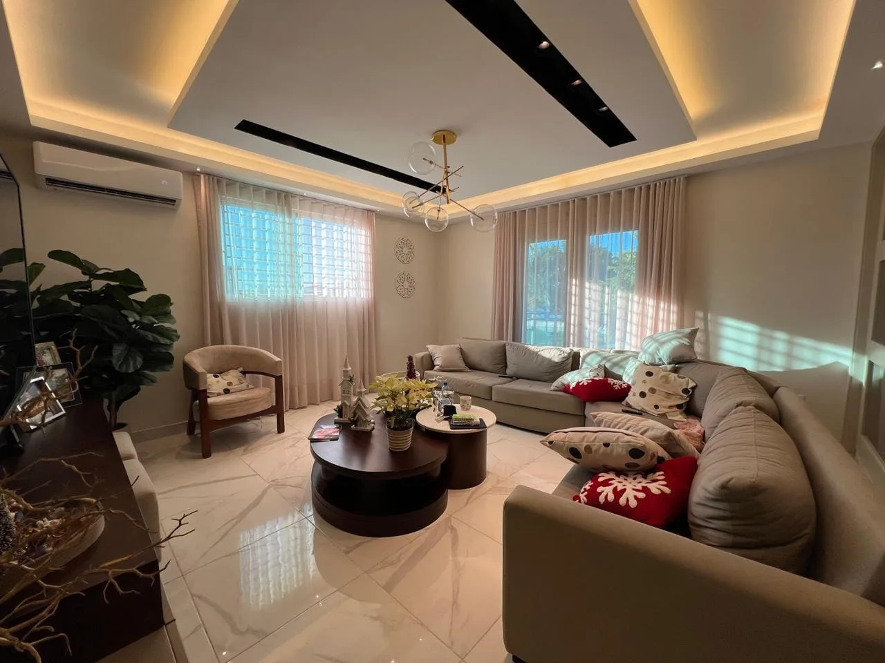 Residencia Moderna en Venta en Residencial Privado - Vista 1
