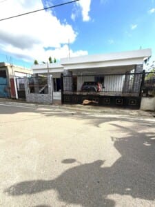 Casa en venta en Gurabo, a pocos minutos de la Circunvalación Norte.