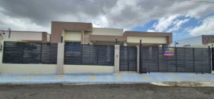 CASA EN VENTA -LLANOS DE GURABO I